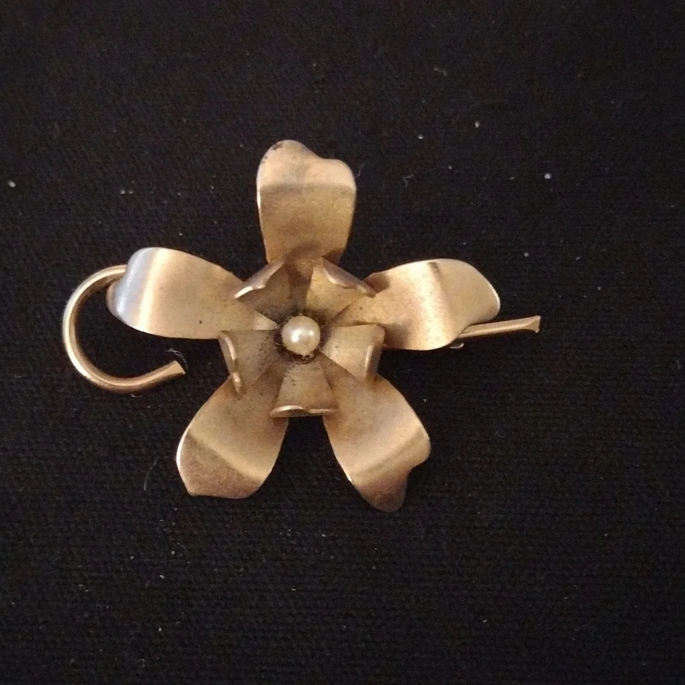 Vintage France Gold Tone W/ Faux Pearl Flower Hair Clip